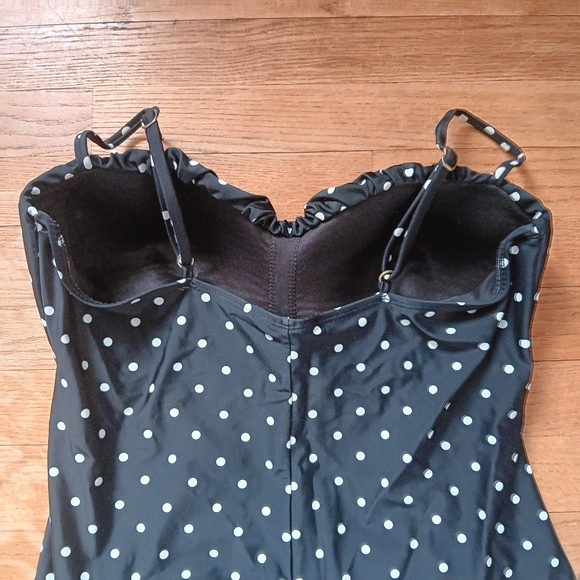 Tropical Escape Women's Black & White Polka Dot One Piece Skirt Swimsuit 14 - Picture 7 of 15
